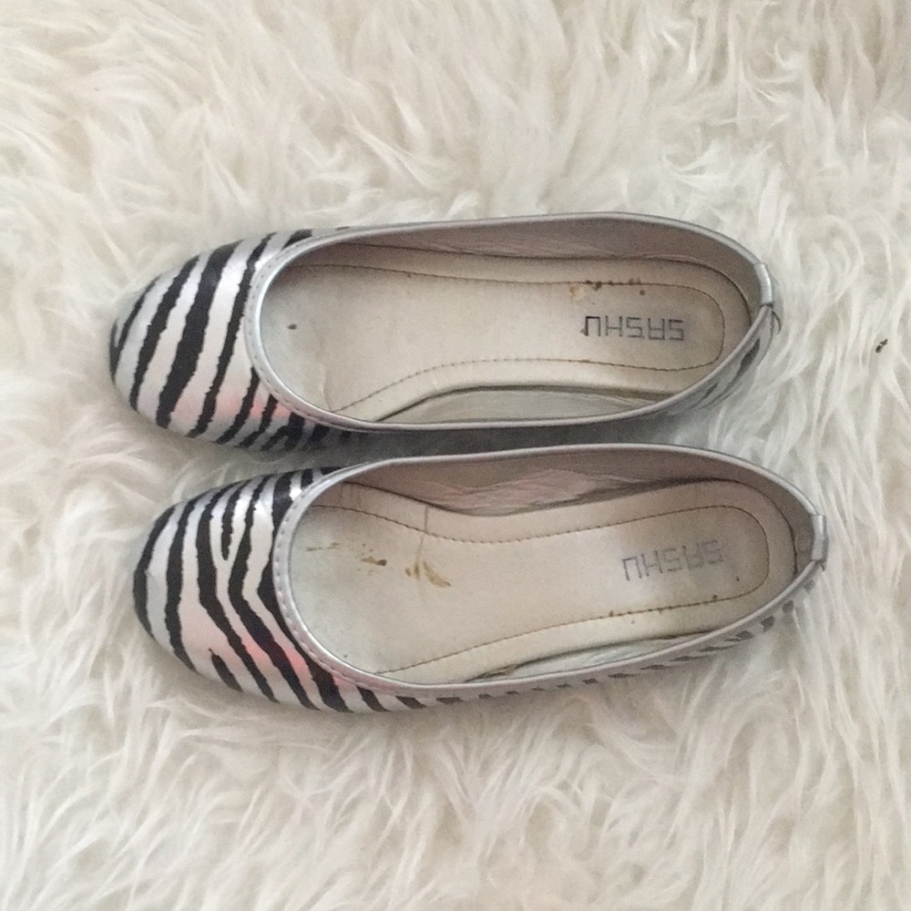 Im selling these good condition shoes